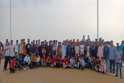 ভ্রমণই সুস্থ বিনোদনের অন্যতম একটি মাধ্যম (পদ্মাপাড়)