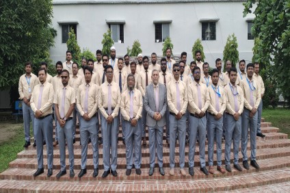 এমআইএস'সির  ইউনিফর্ম